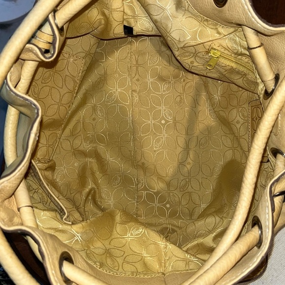 Fossil   Shoulder / Bucket bag   Leather yellowish tan  Drawstring  Side pockets - Picture 8 of 17
